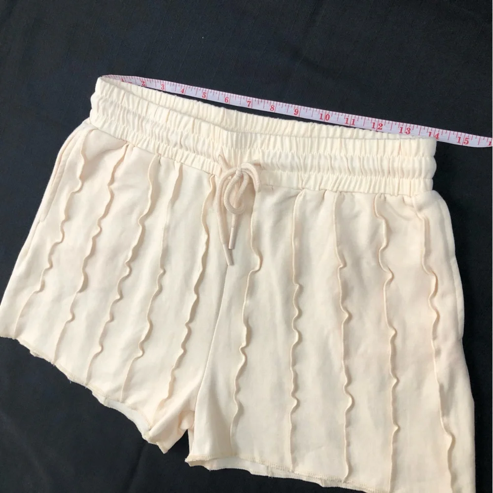 KYOYO l Light Cream Ruffle Shorts - Picture 11 of 13